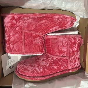 NWT Ugg Boots (girls)